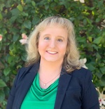 Alexandra Goodell Shares her story of overcoming emotional eating and finding body acceptance on The Power in Motion Podcast